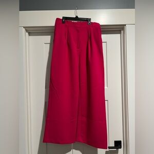 Abercrombie and Fitch pants
Sloane Tailored Wide Leg Pants
Large